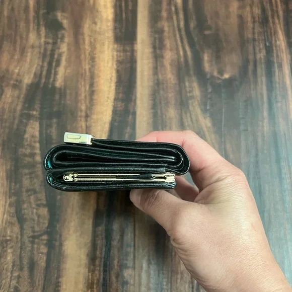 Samantha Thavasa Black Compact Wallet - Picture 6 of 7